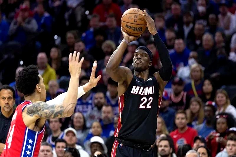 随机包含巴特勒迎来五赛季高光表现，MAD球迷沸腾！的词条